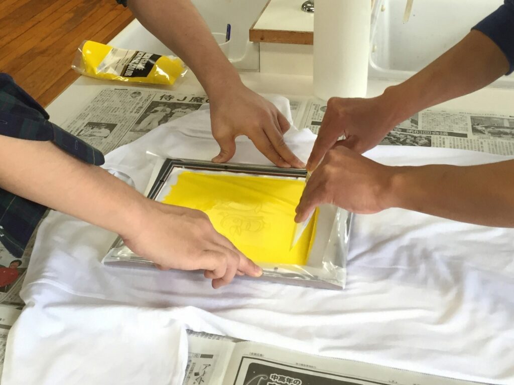 凹版印刷とは? 凹版印刷のメリットやグラビア印刷を解説 - お役立ち記事